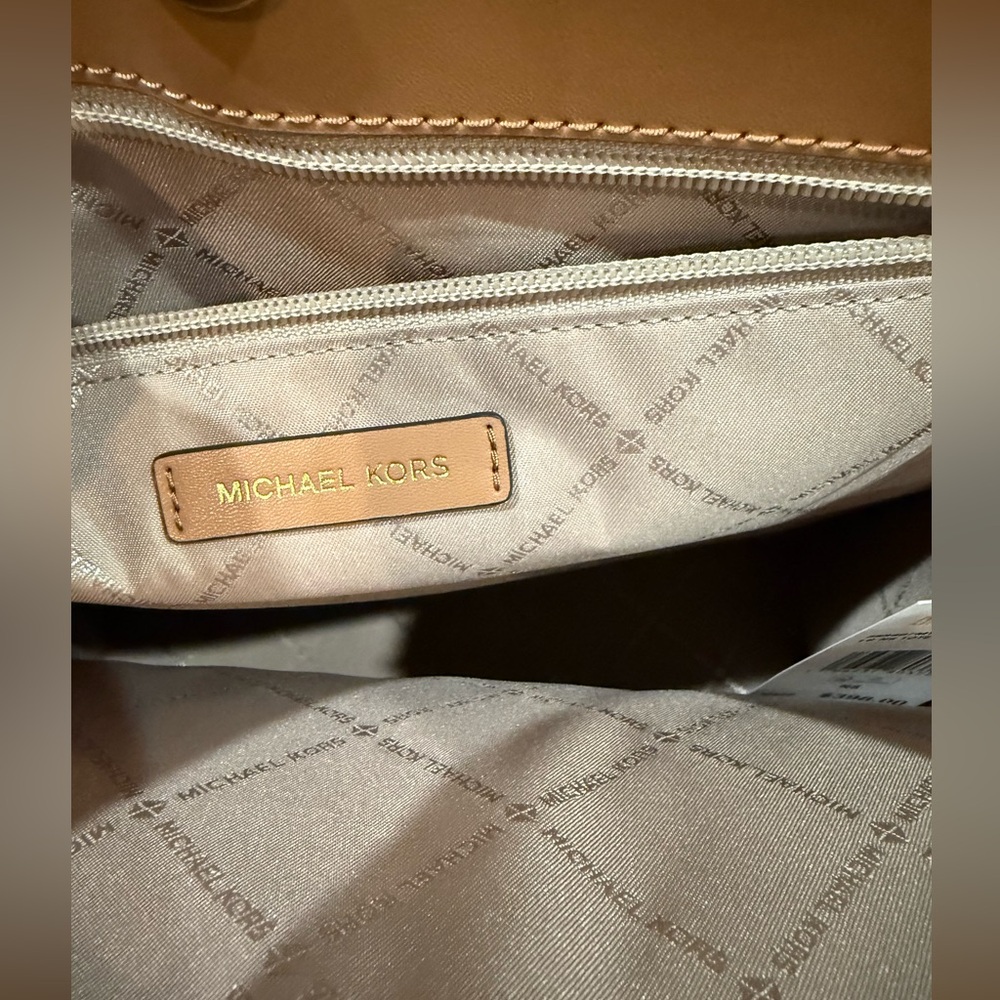 Michael Kors MAPLE Large NS Logo Tote Pale Peanut & White Signature Tote NWT - Picture 11 of 11